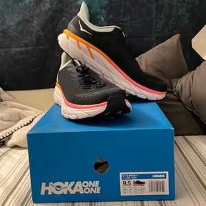 LIKE NEW HOKA SNEAKERS!